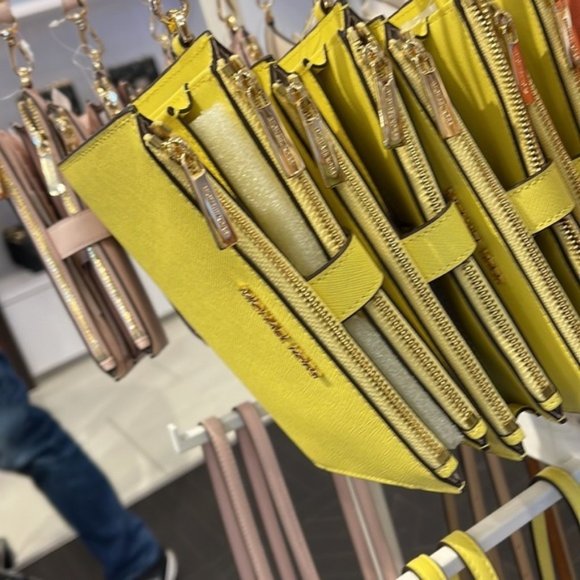 Michael Kors Jet Set Travel Large Double Zip Leather Wristlet Sunshine Yellow - Picture 8 of 16